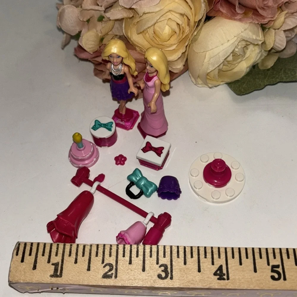 Barbie Legos Mega Bloks Barbies Set of two mega Bloks Barbie minifigs